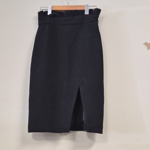 bin32 DKR Womens Small English Factory Black Skirt