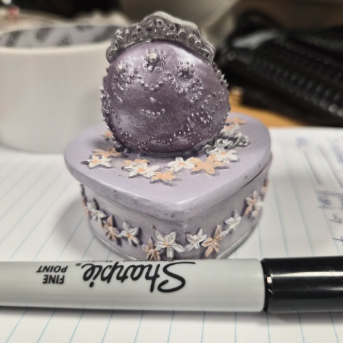 binS DK Purple Heart Trinket box with Purse decoration *wrapped in bag*