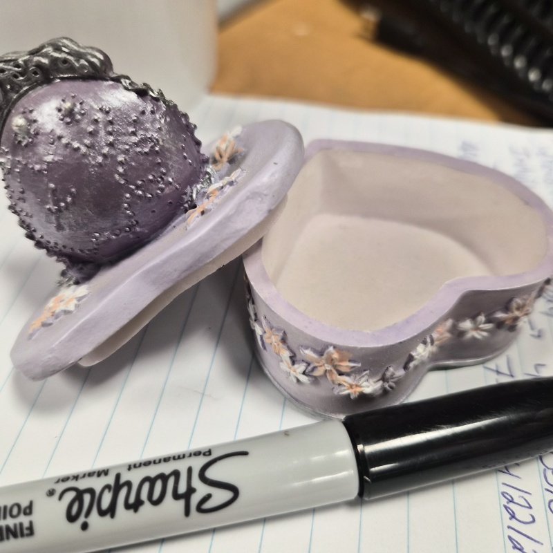 binS DK Purple Heart Trinket box with Purse decoration *wrapped in bag*