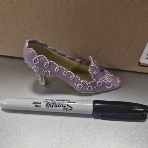 binS DK 1999 "Just the Right Shoe" "Jewelled Plum" miniature Shoe *wrapped*