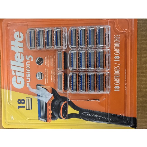 BIN64 ts GILLETTE FUSION 5 RAZOR REFILLS - 18 PACK OPEN PACKAGE (MSRP $60)