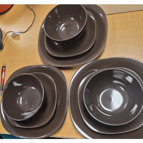 LG2 DK 3pcs 3 person Dinnerware set - Brown
