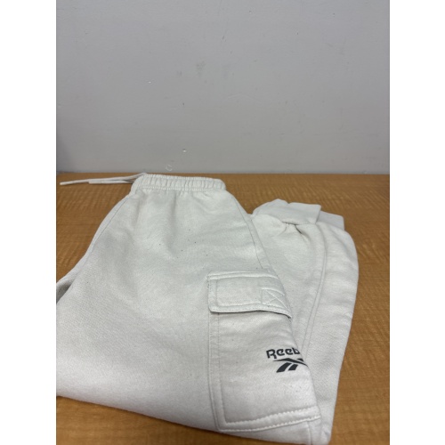 Bin75 ts Reebok youth medium 10/12 cream coloured sweatpants