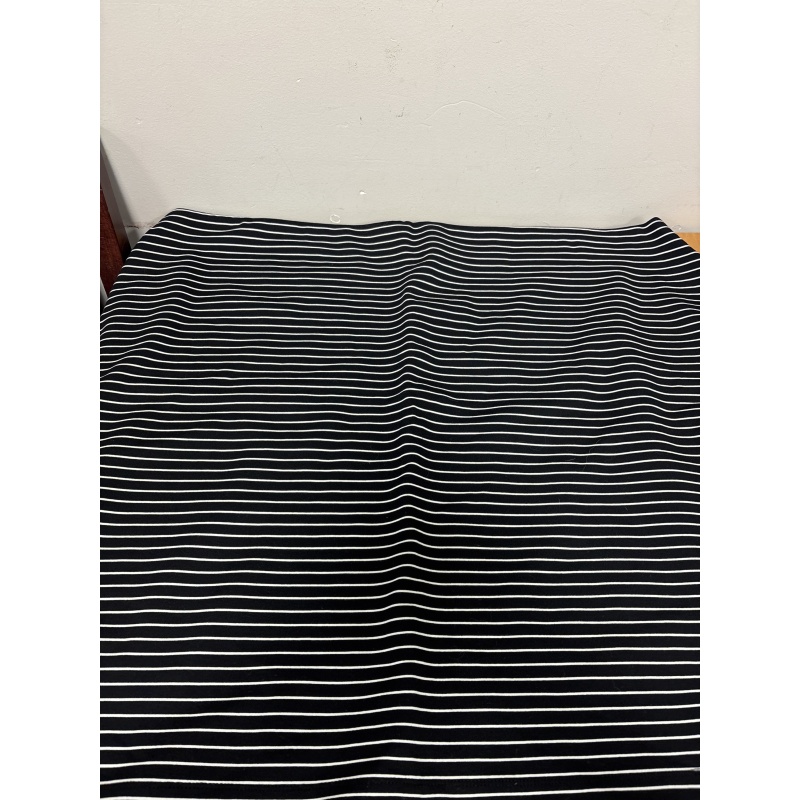 Bin85 DK sears women’s 3X 24w-26w black/white striped skirt new