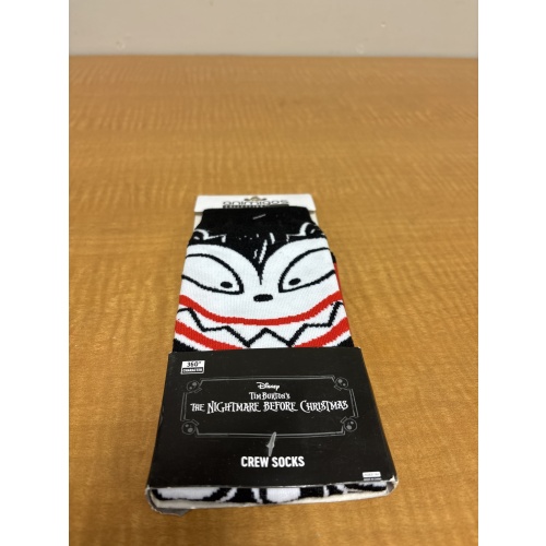 Bin8 ts nightmare before Christmas ages 14+ sock size 10-13 black/white/red new