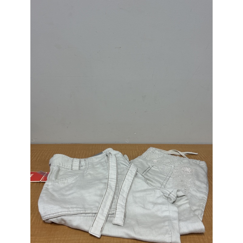 Bin101 ts Mossimo women’s 17 beige capris new