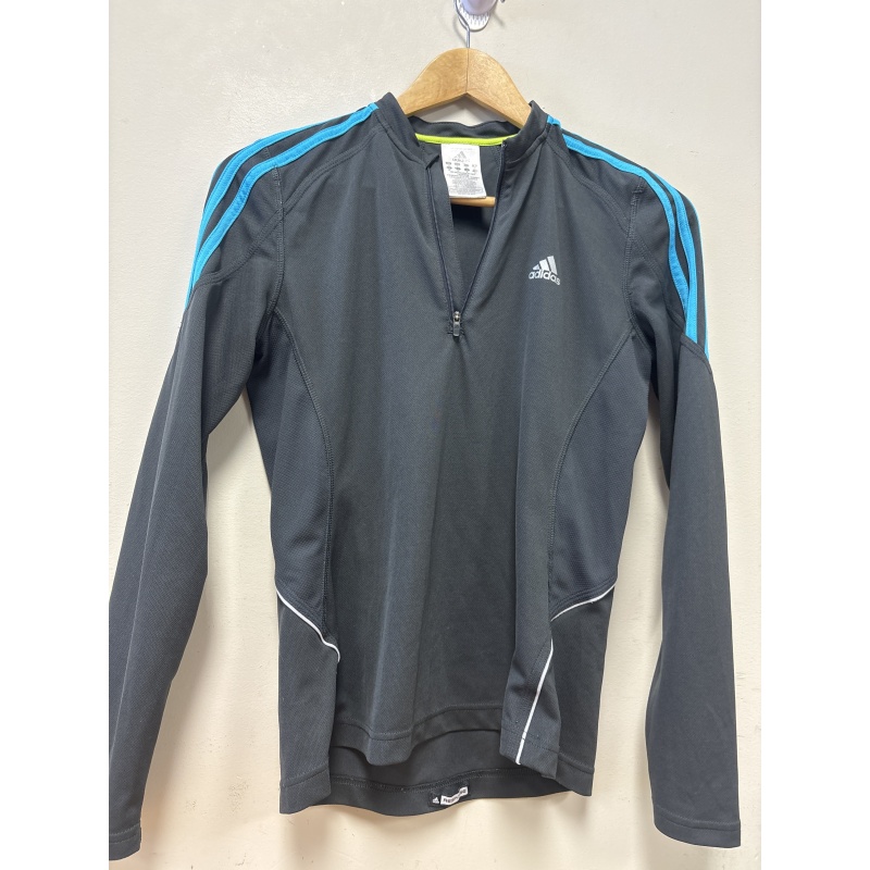 Bin55 DK Adidas women’s small black with blue stripes top