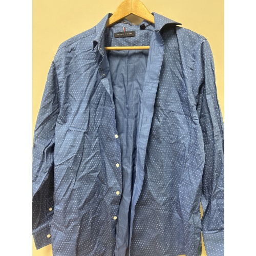 Bin57 DK Tommy men’s medium 15.5 32/33 blue shirt