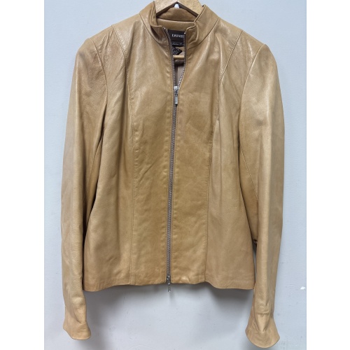 Bin55 DK Danier women’s XS sand coloured jacket (very small marks in second picture)