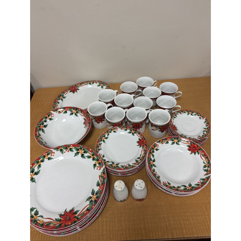 LG7 ts 40 piece Sunflower China poinsettia Christmas dish set - *Check Description*