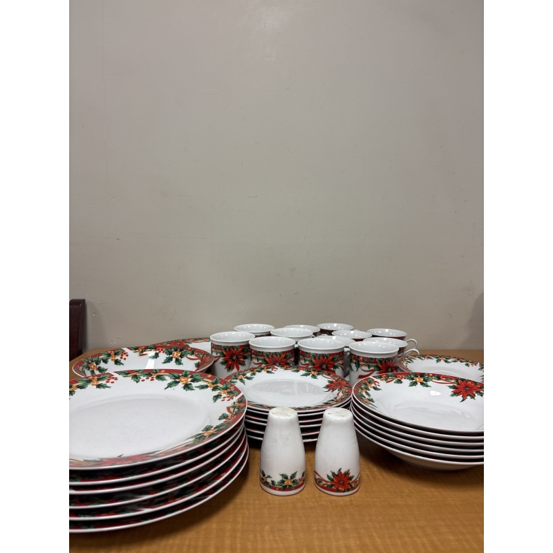 LG7 ts 40 piece Sunflower China poinsettia Christmas dish set - *Check Description*