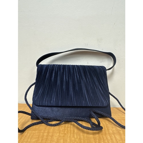 Bin66 ts navy clutch bag