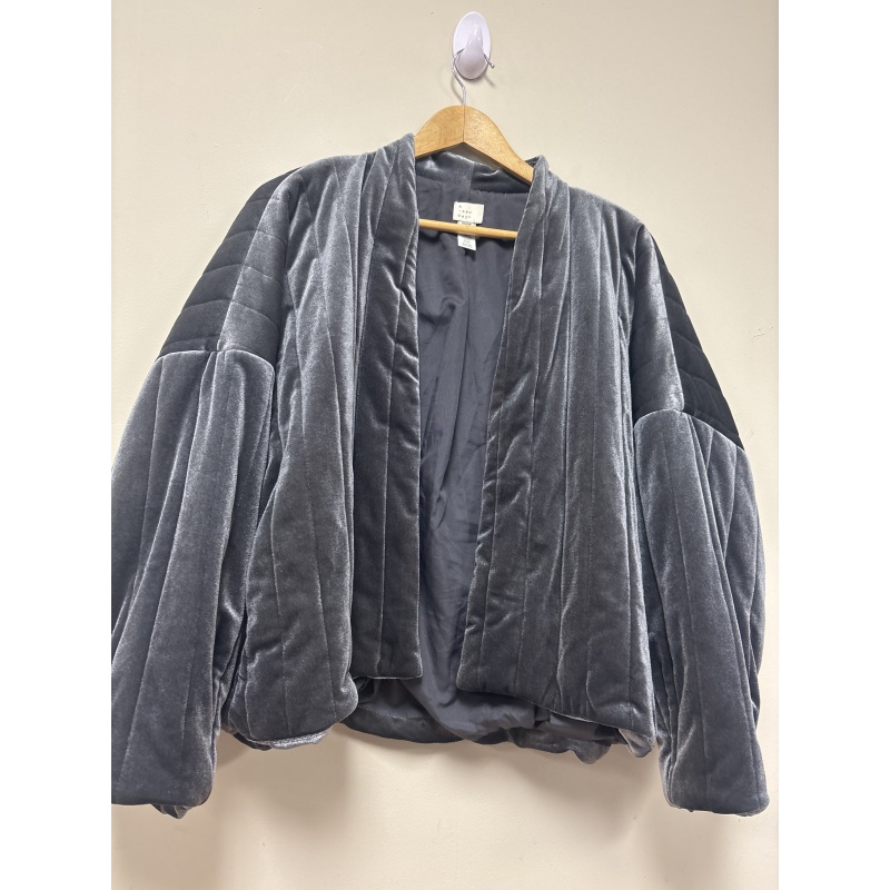 Bin84 DK A New Day women’s one size fits most grey coat (in bag)