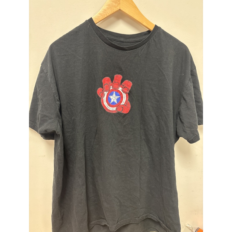 Bin61 ts Captain America men’s XL black t shirt