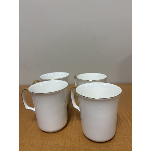 Bin79 ts Set of 4 Royal Albert bone china mugs (wrapped in bag)