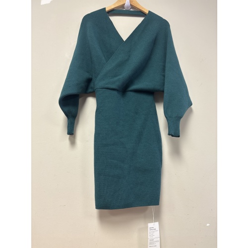 Bin79 ts Zonsaoja women’s small green sweater dress new