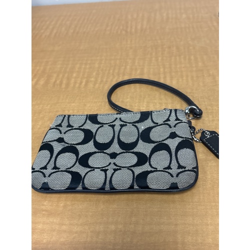 Bin41 ts Coach wallet- unsure if authentic