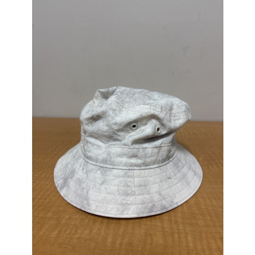 Bin16 ts Lululemon med/LG cream/grey bucket hat