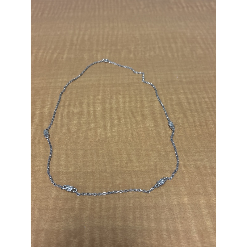 BinJ ts silver coloured necklace