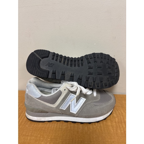 Bin71 ts New Balance women’s 6 grey shoes