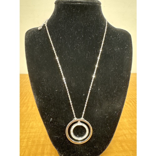 BinJ ts Neckace with circle pendants