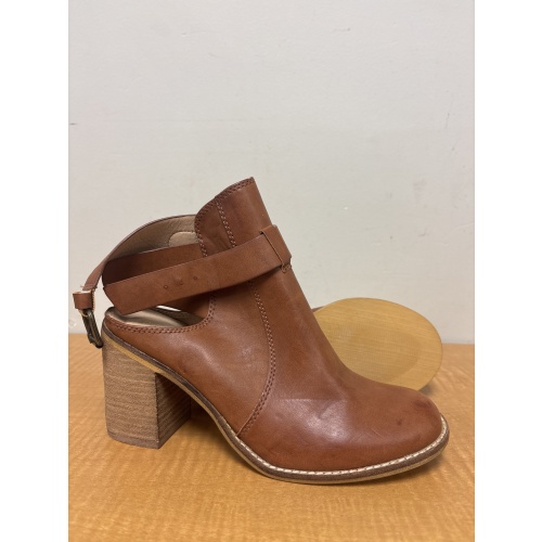 Bin74 ts Primadonna women’s 39 (US 8.5) brown boots