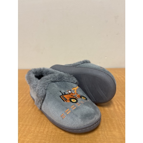 Bin74 ts kids large 9-10 grey slippers appear new