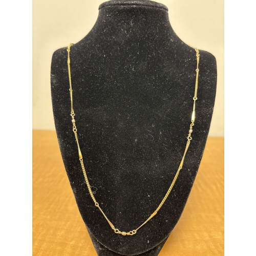 BinJ ts gold coloured necklace