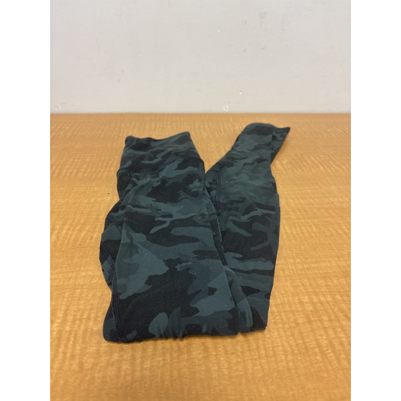 Bin36 ts Lululemon women’s 2 camo leggings