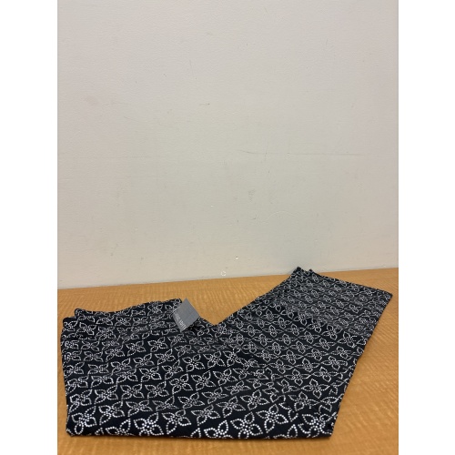 Bin56 ts Women’s small black with white floral pants new