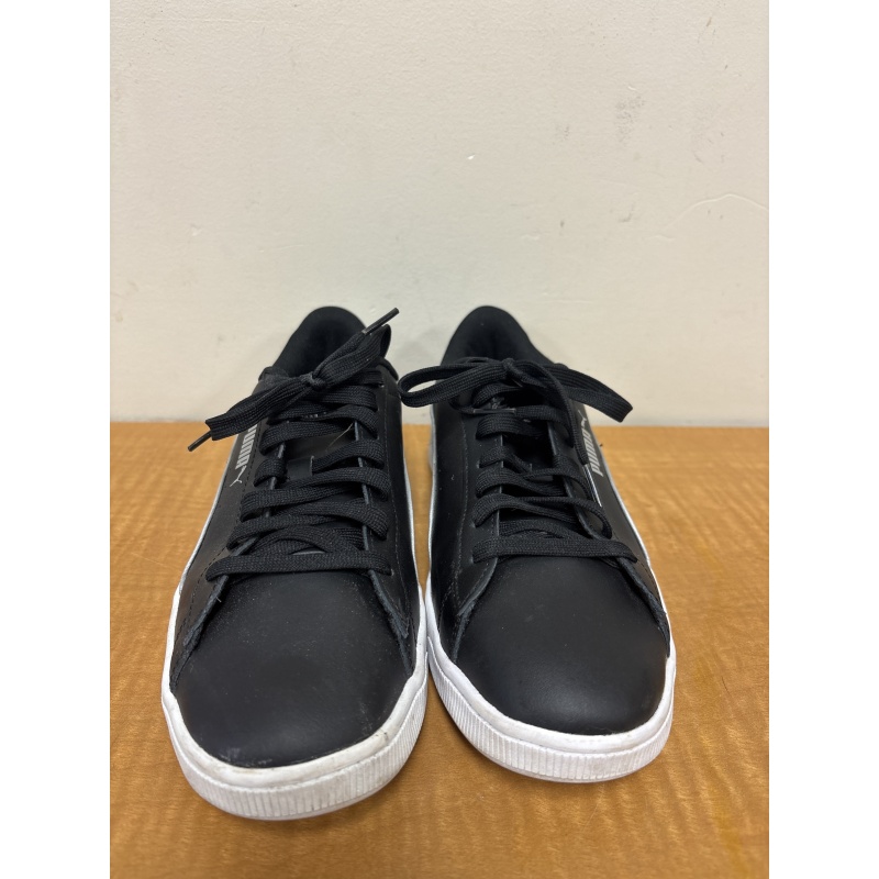 Bin46 ts Puma women’s 10 black shoes in great condition