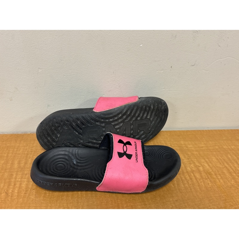 Bin69 ts Underarmour 1Y black/pink sandals