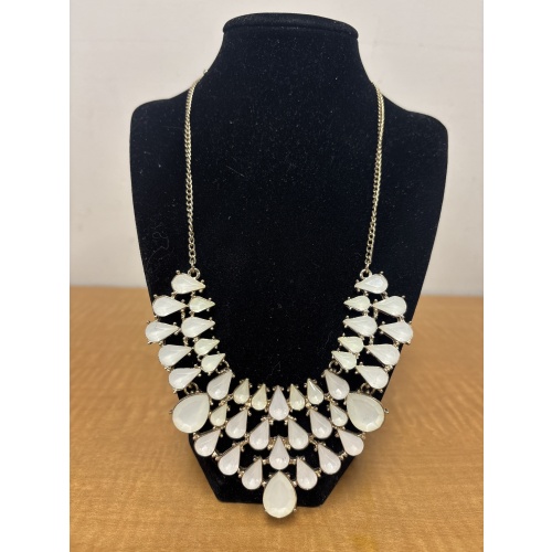 BinJ ts Necklace with white teardrop pendants