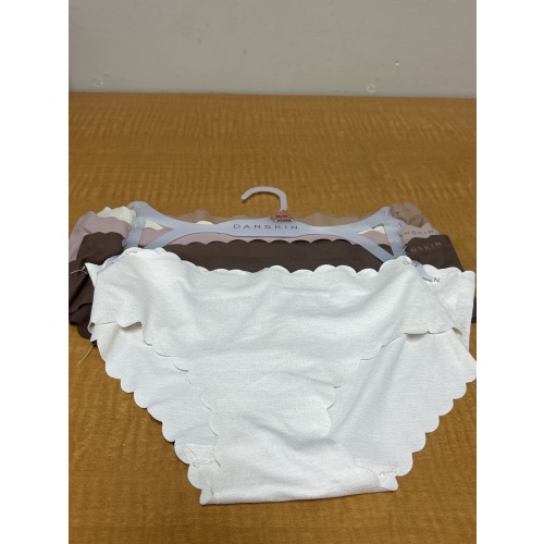 Bin42 ts Danskin women’s medium 4 pair underwear new