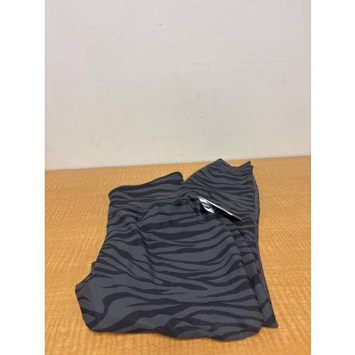 Bin43 ts Old Navy women’s large high rise dark grey with black stripes leggings new