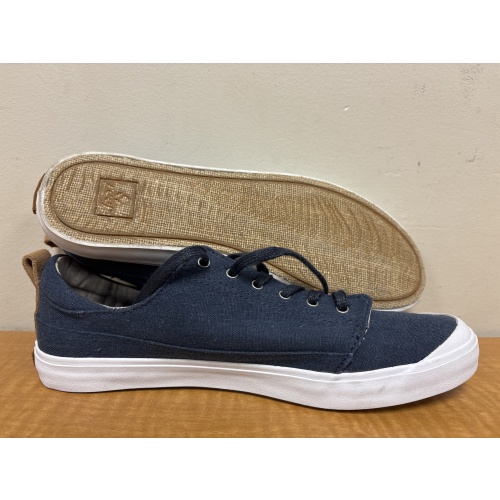 Bin64 Reef women’s 8 navy shoes new