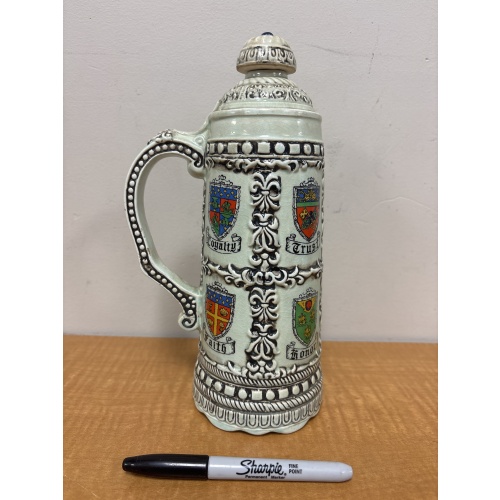 Bin59 ts Vintage beer stein with cork top and music box (wrapped in bag)