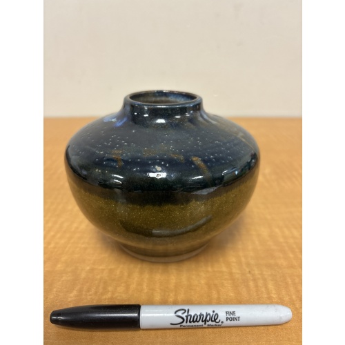 Bin26 ts Pottery vase (wrapped in bag)