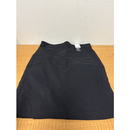 Bin26 ts New Le Chateau women’s 7/8 black skirt
