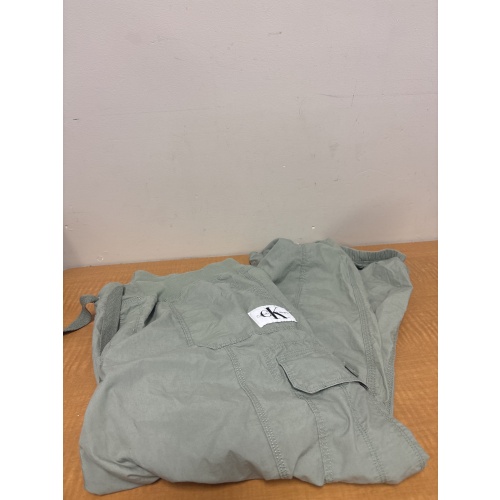 Bin34 ts Calvin Klein women’s XL green pants