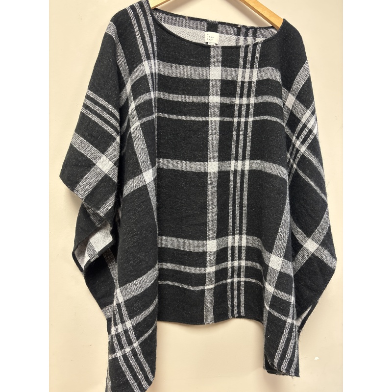Bin34 ts A New Day women’s one size black with white shawl