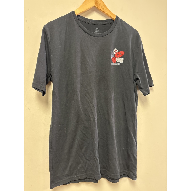 Bin90 ts Underarmour Men’s medium black t shirt