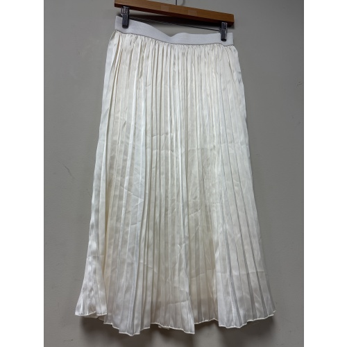 Bin90 ts Cupcakes and Cashmere women’s medium cream coloured skirt
