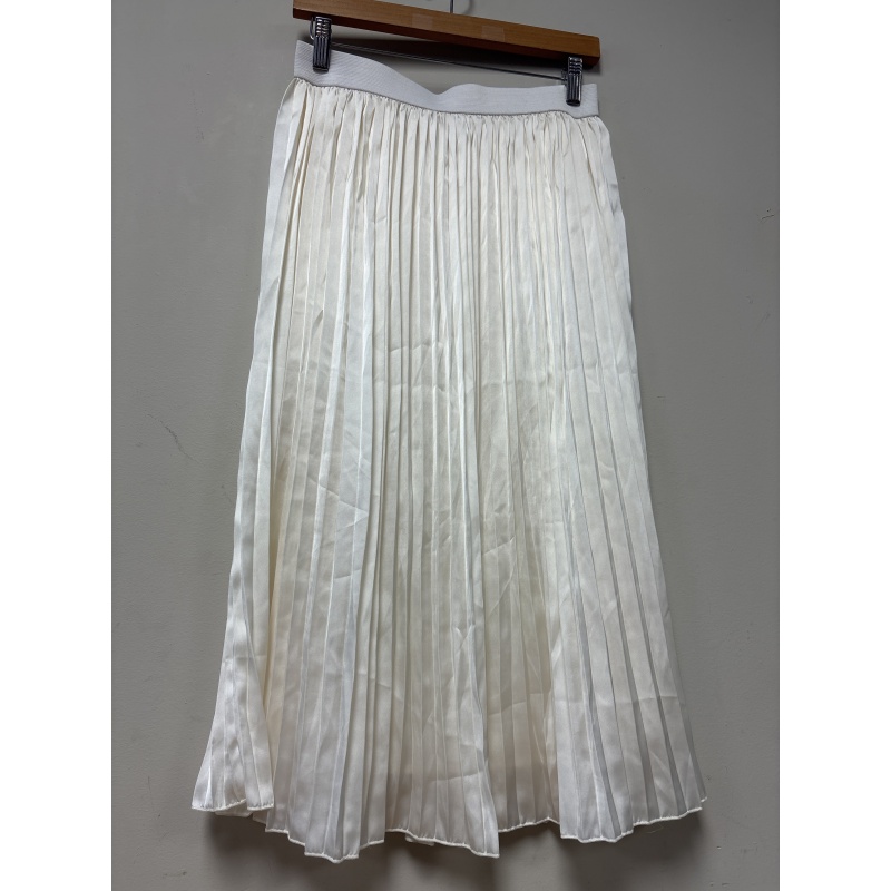 Bin90 ts Cupcakes and Cashmere women’s medium cream coloured skirt