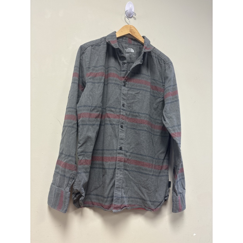 Bin40 ts North Face men’s large grey with stripes shirt