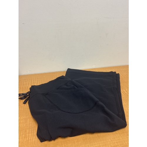 Bin40 ts Lululemon women’s 10 black crop pants