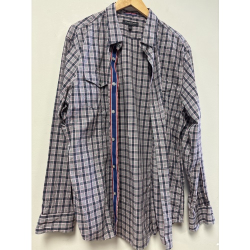 Bin40 ts Banana Republic men’s large slim grey/red checkered shirt