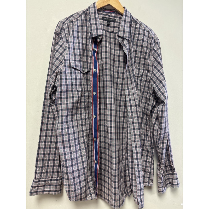 Bin40 ts Banana Republic men’s large slim grey/red checkered shirt