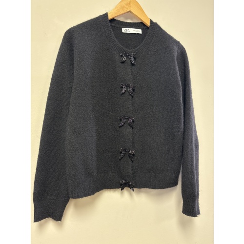 Bin40 ts Zara women’s medium black sweater