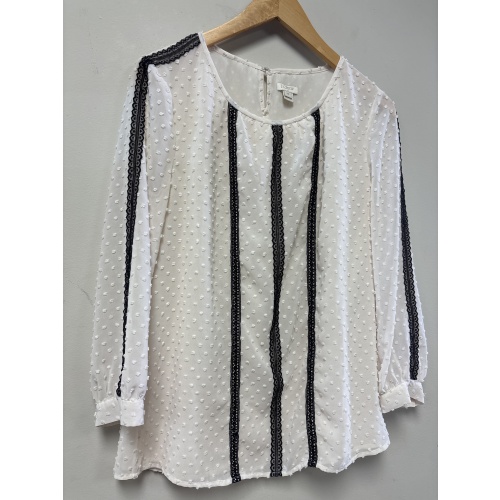Bin40 ts J Crew women’s 4 cream with black coloured top